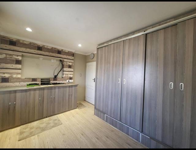 3 BEDROOM HOUSE FOR SALE IN REDCLIFFE